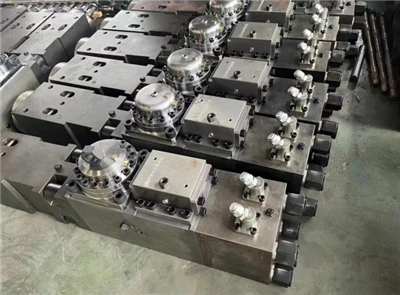 Maanshan DongQiang Machinery Fabricación de repuestos de alta calidad del cilindro de martillo hidráulico para HB20G SB81 SB100 SB121 SB131 SB151